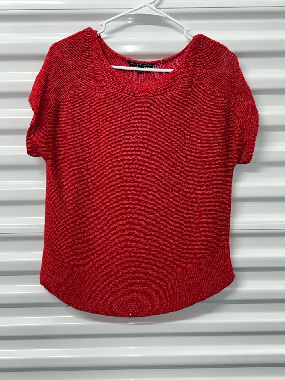 Cable & Gauge Bright Red Short Sleeve Scoop Neck Knit Top